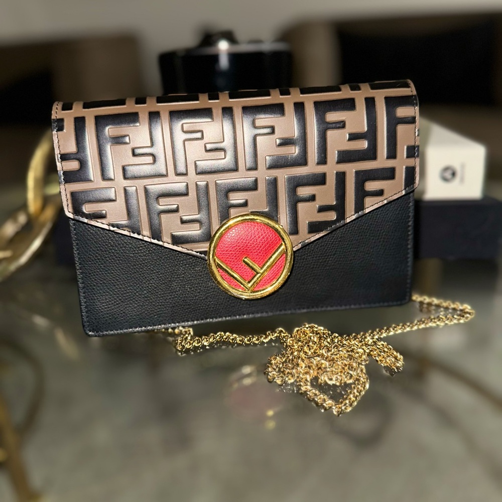 Authetic Fendi purse in great condition